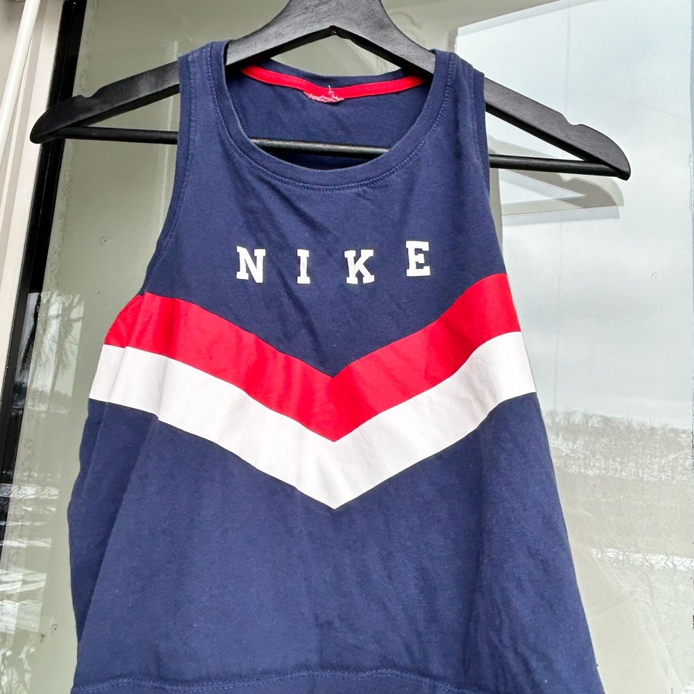Nike Crop Top (medium)